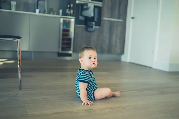 Foto principal de Desarrollo normal del bebé: 9 meses