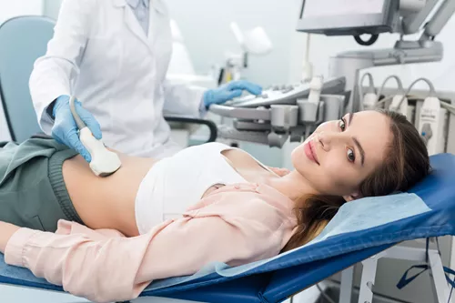 Embarazo: primera consulta de revisión